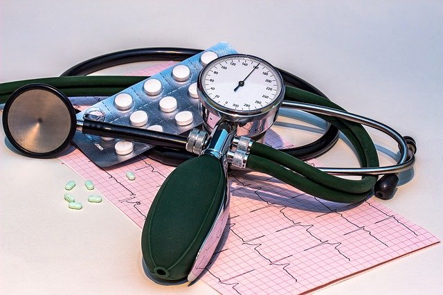 blood-pressure-monitor-1952924_640